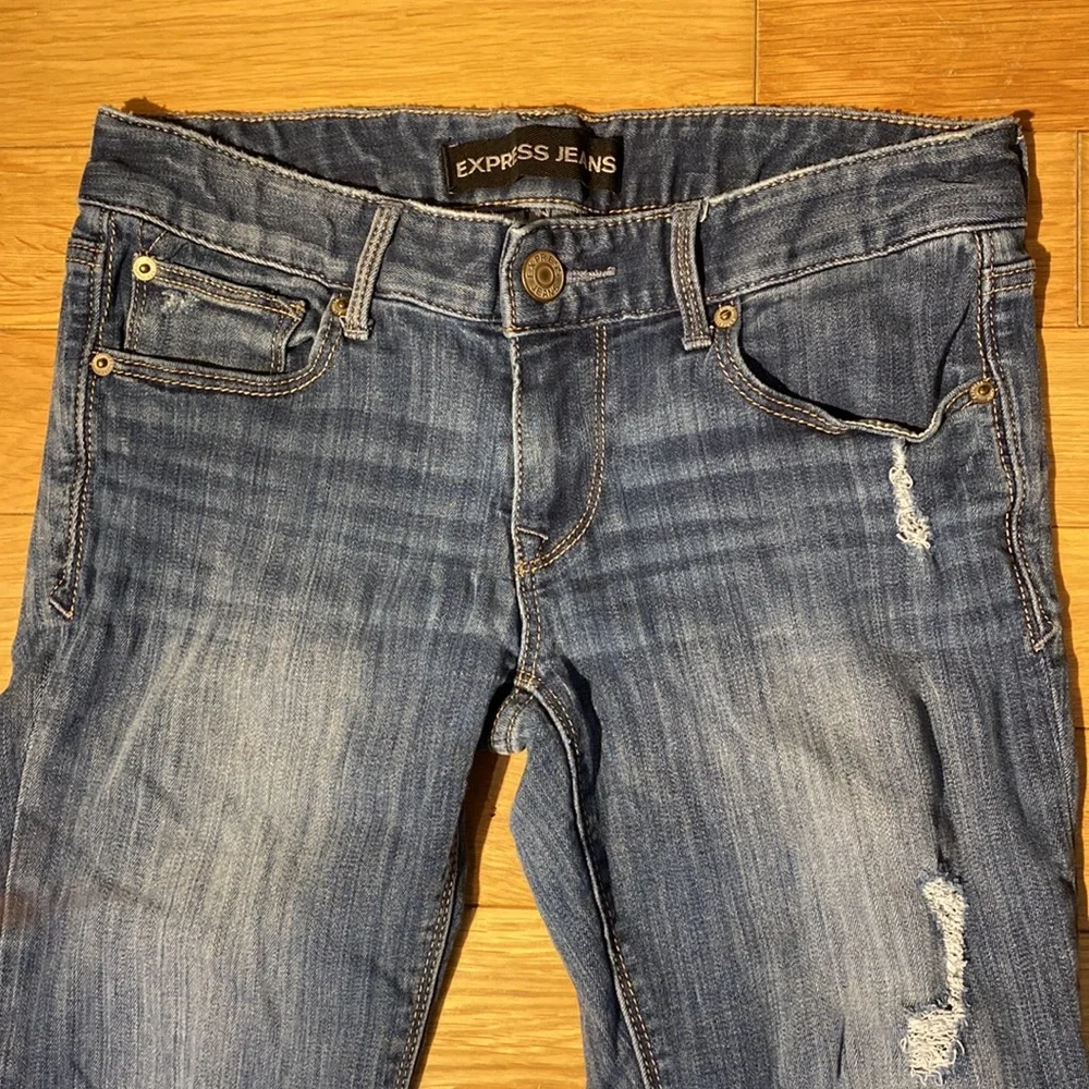 Express Skinny Stella Low Rise distressed jeans in medium wash size 6S - Picture 3 of 15